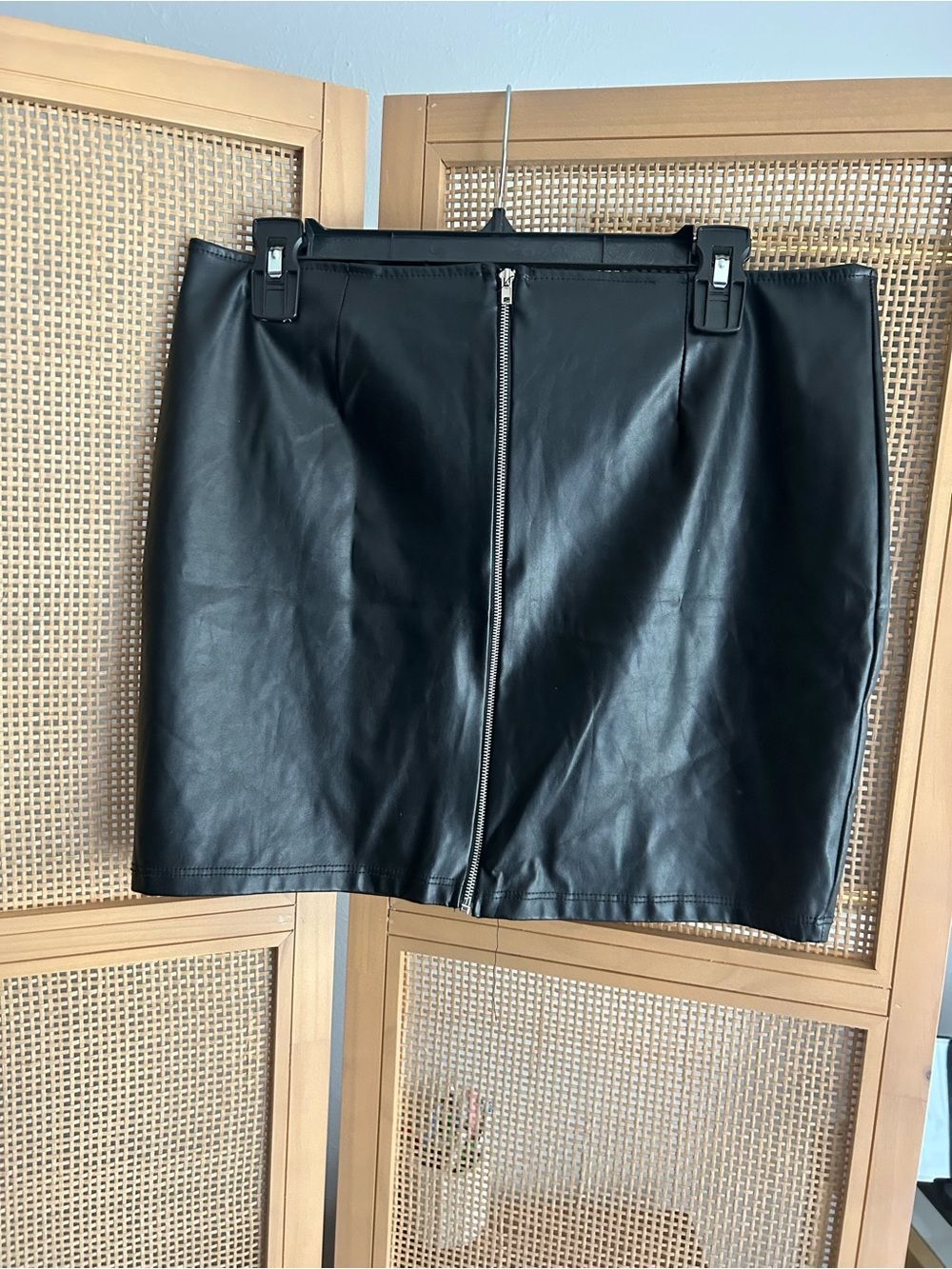 Windsor Black Faux Leather Mini Skirt Size L Y2K Moto